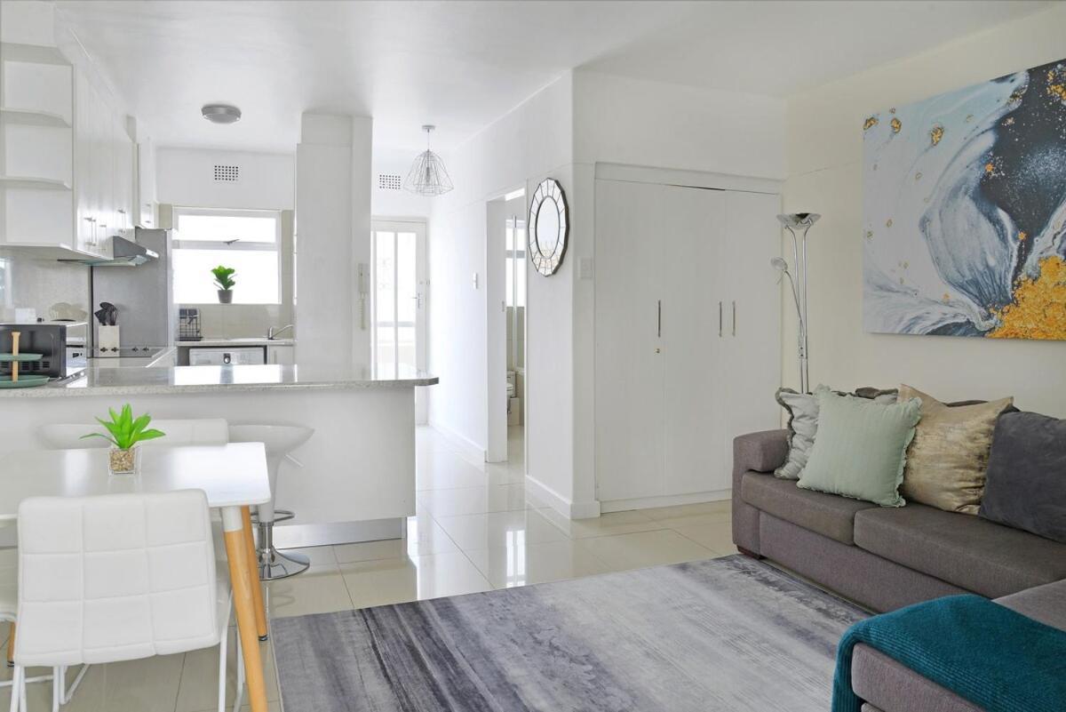Charming Sea Point Haven 50m To Ocean Le Cap